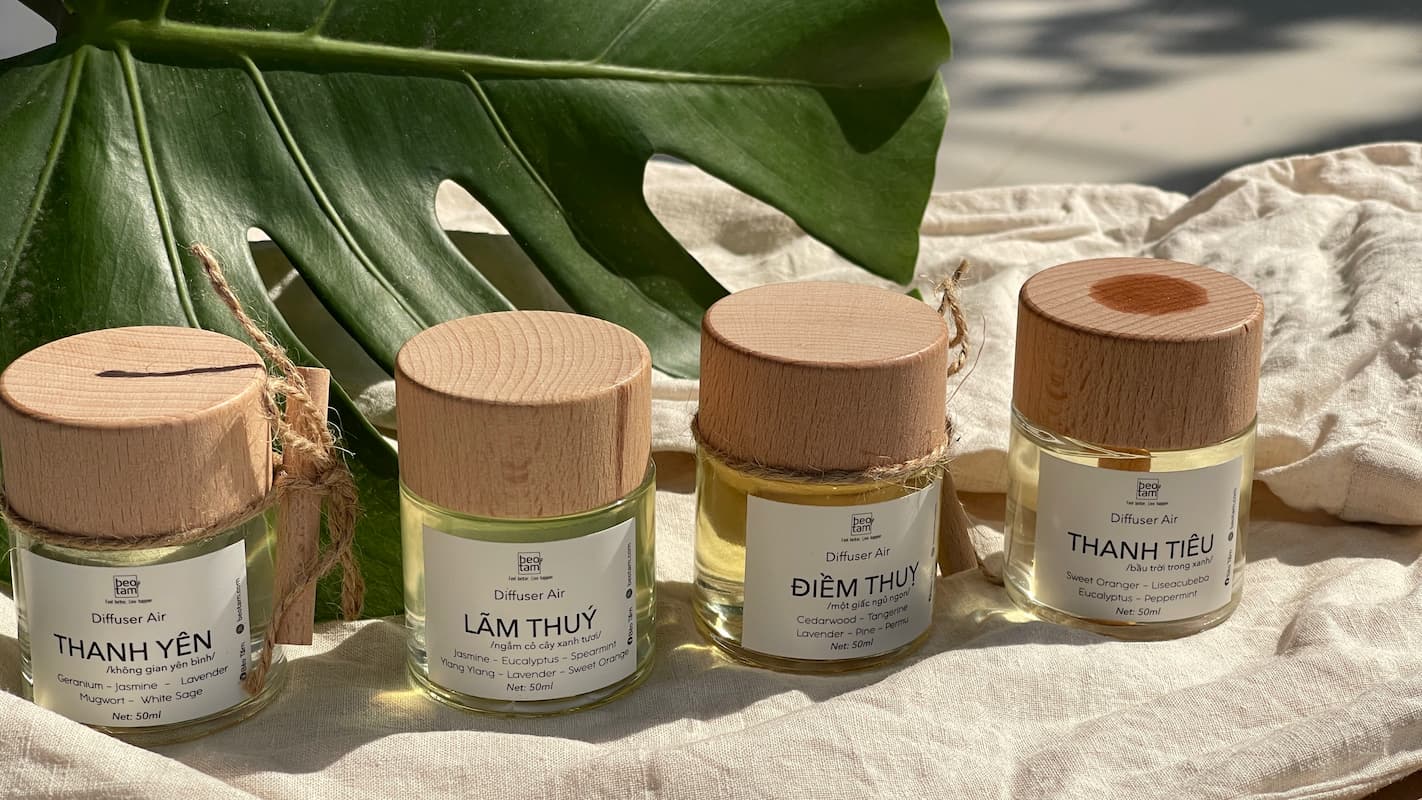 Chai Khuếch Tán Tinh Dầu Thuỷ Tinh Nắp Gỗ - Glass Reed Diffusser Bottle 50ml